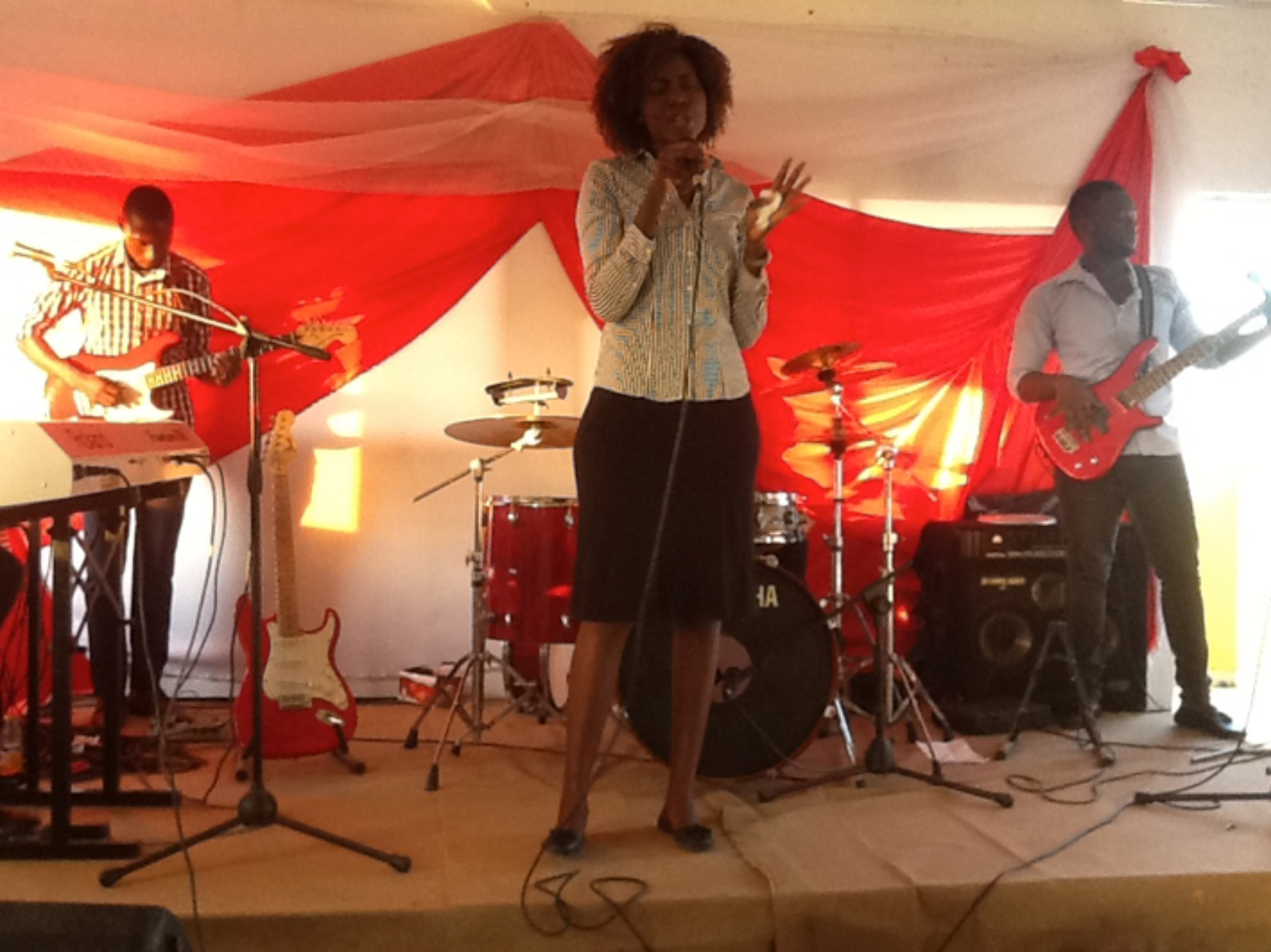 Ruth Kuniasa, no palco do Yangalala Gospel
