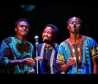 Actualmente, Marcos canta num grupo de músicos da sua universidade