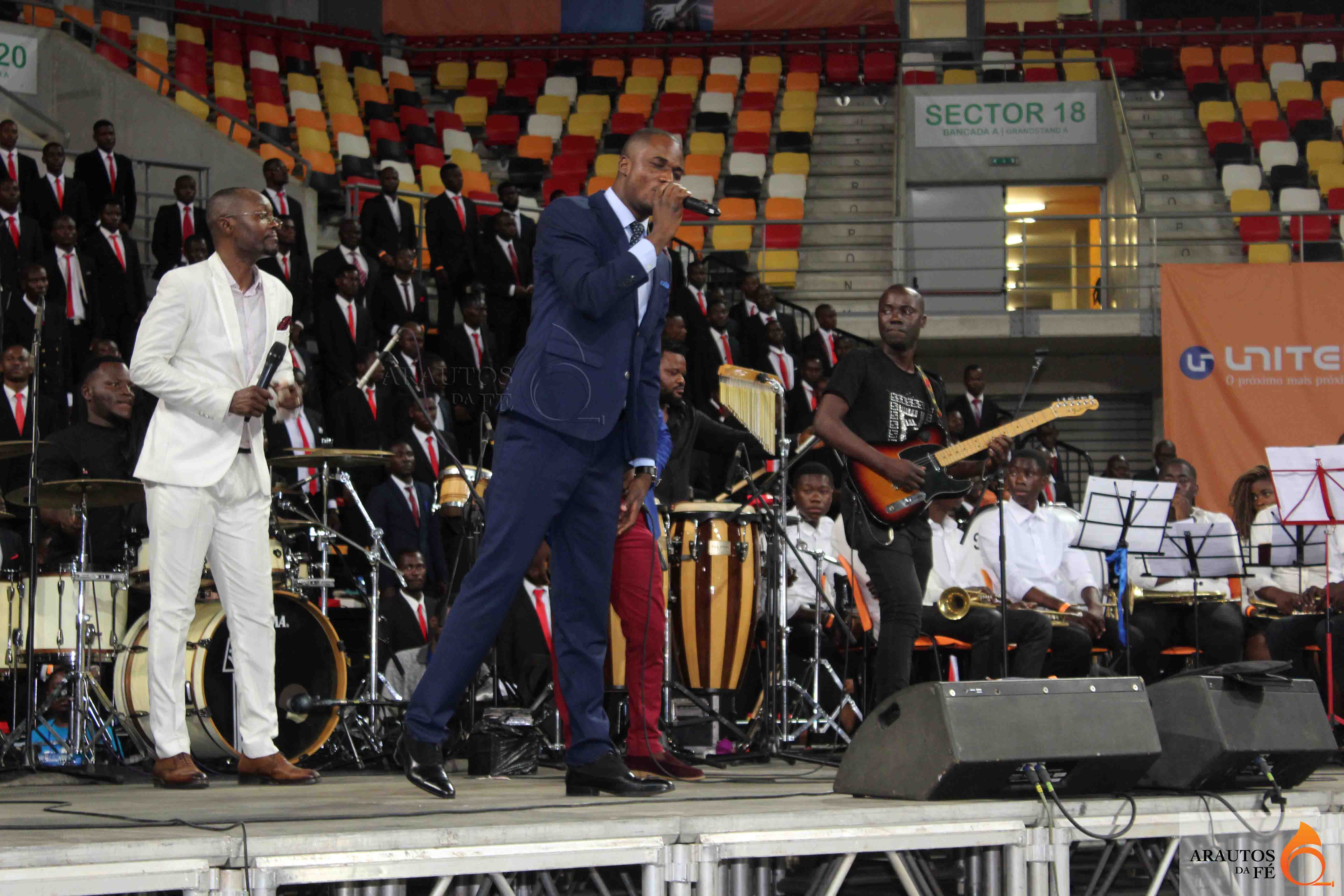 Congolês Michel Bakenda partilhou o palco com o músico angolano