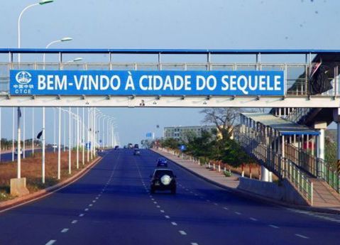 Assaltantes levaram o cofre da Paróquia de São João Paulo II, na Cidade do Sequele. (Foto: Edições Nov.)