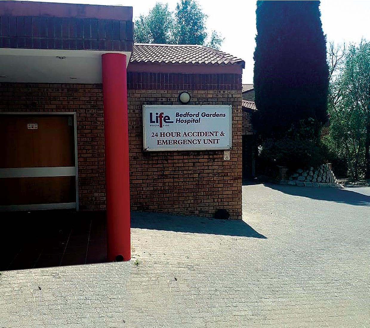 Na foto, a suposta clínica denominada -Life Bedford Gardens Hospital- localizada em Joanesburgo, na África do Sul, onde são feitas as operações de vasectomia