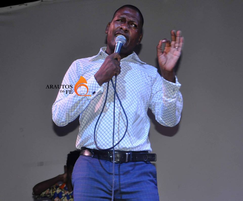 Pastor e músico evangélico David Elonga