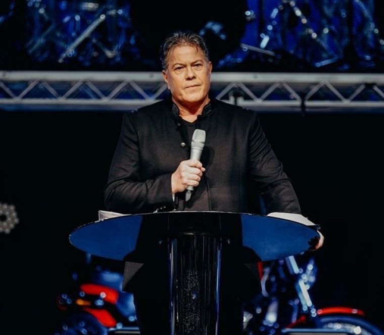 Brian Tamaki é pastor sênior da Destiny Church na Nova Zelândia. - Facebook - Igreja do Destino