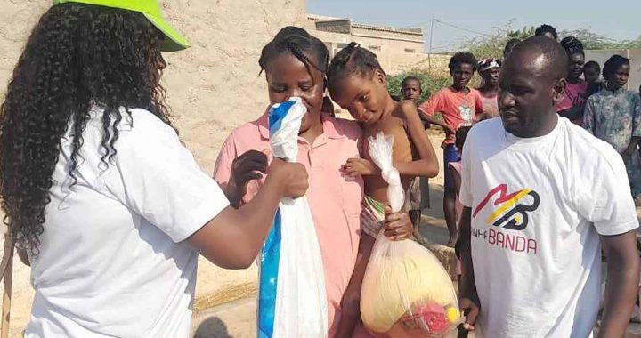 Famílias carentes da Baía-Farta recebem doação do “Projecto Minha Banda”