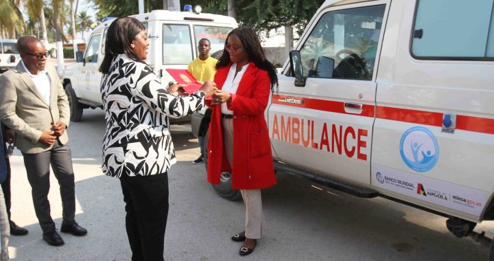 Unidades sanitárias beneficiam de ambulâncias