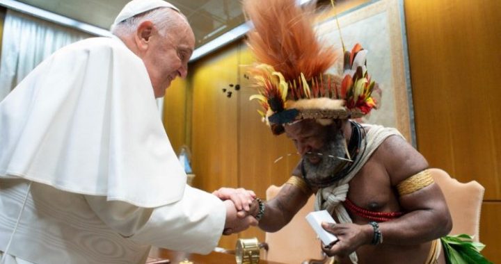 Orações e encontros de fiéis, a preparação em Papua Nova Guiné para a visita do Papa