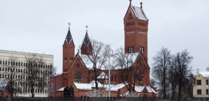 Bielorrússia: sacerdote católico vai a julgamento por traição